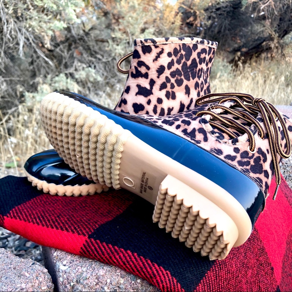 Leopard Rain Boot with Flannel Lining & Laces - Picture 6 of 13